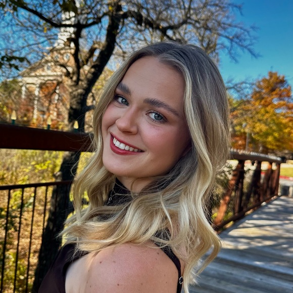 amelia_hughes
